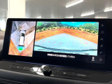 【アラウンドビューモニター】専用のカメラにより、上から見下ろしたような視点で360度クルマの周囲を確認することができます☆死角部分も確認しやすく、狭い場所での切り返しや駐車もスムーズに行えます。