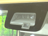 【スズキ セーフティサポート】走行中に前方の車両等を認識し、衝突しそうな時は警報とブレーキで衝突回避と被害軽減をアシスト。より安全にドライブをお楽しみいただけます。