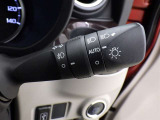 【オートライト】車外の明るさに応じて自動的にライトの点灯・消灯をしてくれます