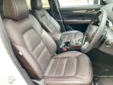 【運転席シート】へたりがちな運転席も大きなへたりがなく、綺麗な状態です。