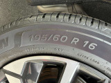 タイヤサイズは 195/60R16です。