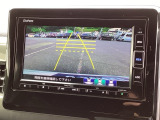 バックモニター付きで、車庫入れやバック時の後方確認をサポート。