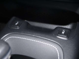 両席フロントシートヒータースイッチ