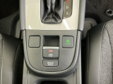 パーキングブレーキはスマートな電子制御式と合わせて渋滞時等にブレーキペダルから足を離しても停車状態を保持してくれるオートブレーキホールド機能で運転が楽になります。スタートはアクセルペダルを踏むだけ