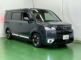 新しいハイブリッドシステムe:HEVは市街地走行では電気自動車に近いハイブリッドシステムでモーターが主役で走行します。充電の為にエンジンが始動しても優れた遮音性能で車内はとても静かで快適です