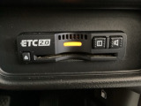 ハンドルの右下にETC2.0がついています。高速道路の料金所の通過も楽々です!。 カードの取り出しもしやすい場所についています。