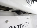 バックカメラが付いているので後方確認が非常にしやすいです。今や運転初心者も熟練者も必須装備!ついていて損はないですね♪