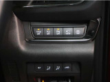 【パーキングセンサー】障害物などが車両に近づいた際に、音と画面表示にてお知らせしてくれます。警告音も段階的に鳴ってくれるので、どのくらいの近さなのか感覚的に察知することが出来ます♪