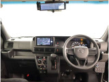 オシャレなインテリアで運転する気分も盛り上がりますよね^^