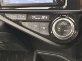 オートエアコンは温度を設定するだけで、自動で風量などを設定してくれます。運転しながら操作も必要ないので、安全性も向上します。