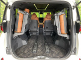 普段のお買い物や通勤、送迎等に十分な荷室スペースを確保しております。セカンドシートを倒すと、大きな荷物の積載も可能です♪
