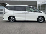 デュアルバックドアが開くので荷物の積み下ろしがラクにできます