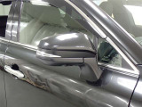 対向車や歩行者が認識しやすいサイドターンランプ付カラードドアミラー