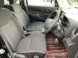 運転席は広々としていて、ゆったりと運転をお楽しみいただくことができますよ。