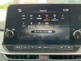 オーディオ機能も充実しておりますので車内も快適に過ごすことができますよ。