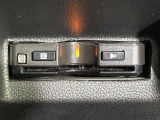 【ETC】有料道路を利用する際に料金所で停止することなく通過できる、ETC車載器(ノンストップ自動料金収受システム機器)が装備されています。セットアップを行うことで利用可能になります。