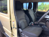 運転席シート廻りは使用感も少なく、良好な状態となっています。丁寧に使われていたことがよくわかりますね。