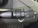 トンネルなど、周囲の明るさの変化でランプ類を自動オン・オフするコンライトです(消し忘れ防止機能付)