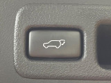 【パワーバックドア】スマートキーや運転席のボタンを押すだけでリアゲートが自動で開閉します!荷物を持っている時や、高い位置にあるバックドアを閉める際に便利な機能です♪