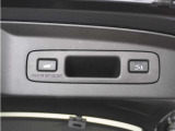 ◆予約クローズ機能付きパワーテールゲート◆キーや運転席のボタン、ハンズフリー機能など多彩なアクセスで自動開閉できます。