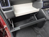 当社は購入後のアフターケアを大切にしております。納車後、1ヶ月無料点検、半年ごとにあんしん点検、12ヶ月法定点検の誘致をします。また車検までの点検をセットにした『ワンダフルパスポート』を販売中です。