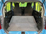 普段のお買い物や通勤、送迎等に十分な荷室スペースを確保しております。セカンドシートを倒すと、大きな荷物の積載も可能です♪