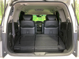 普段のお買い物や通勤、送迎等に十分な荷室スペースを確保しております。セカンドシートを倒すと、大きな荷物の積載も可能です♪
