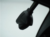 ◆ドライブレコーダー◆映像・音声などを記録する自動車用の装置です。 もしもの事故の際の記録はもちろん、旅行の際の思い出としてドライブの映像を楽しむことができます。