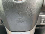 運転席側エアバックです。万が一の時に安心です