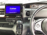 スマートフォンなどの充電に便利なUSBジャック。運転席からも助手席からも使いやすいです。