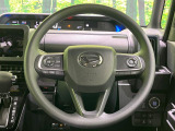 インテリアに合わせたデザインのステアリングは、運転される方のことも考え、運転しやすい形状、大きさです。是非一度、実際に触ってお確かめください。