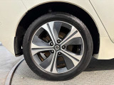 タイヤサイズは215/50R17です☆