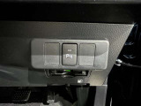 障害物に近づくと、警告音(ピーピー音)やディスプレイ表示で運転者に知らせ、安全な駐車をサポートします。