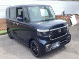 自社整備工場で点検整備をおこなってからお渡ししています。車検が残っている場合は『12ヶ月点検整備』を、車検整備付きの場合は『車検整備』をおこないます。整備費用は車両本体価格に含まれています。