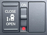 【パワースライドドア】スマートキーや運転席のスイッチでスライドドアの開閉が可能♪電動だから力を入れてドアを開ける必要が無く、小さいお子様でも、重い荷物を持っている時もラクに開け閉めできます♪