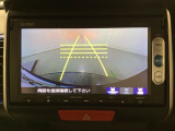 バックでの車庫入れも安心です! リアカメラが付いているバックモニター付のナビを装備しております。操作線もついており距離感も画面から確認できます。