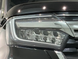 LEDヘッドライトは、点灯の瞬間から最大光量を発揮し、突然暗くなるトンネルなどでの安定感を高めます。