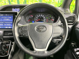 【純正革巻きステアリング】上質な革を使用することで、手にしっかり馴染みとても運転しやすいハンドルです♪