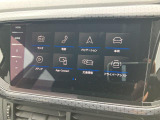 9.2インチ大型全面タッチスクリーンを搭載。ナビシステムの域をこえて車両を総合的に管理できるインフォテイメントシステムです。