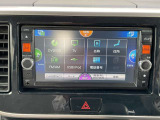 日産純正メモリーナビ(MC313D-W)装備、USB接続・DVD再生やBluetooth機器対応、フルセグ地デジTVも見れます。