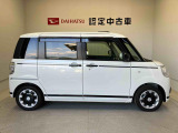 車両右側面からの写真になり。車をご覧になりたい時はお気軽に最寄りの店舗へご相談下さい。