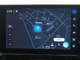 ディスプレイオーディオ(コネクティッドナビ対応)PLUS搭載。T-Connectご契約で2030年2月まで無償で利用できるナビ(期限到来後は有償)と、解約後も利用できる車載ナビが搭載されています。