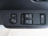 電動格納ミラーあり。駐車の時に便利です。パワーウインドウも付いてます。