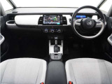 ◆視界広々で非常に運転しやすくロングドライブでも疲れを感じさせないすっきりとまとまったインパネ周りです。