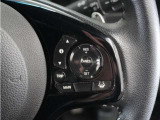 ◆アダプティブクルーズコントロール◆予め設定した車速内でクルマが自動的に加減速。前走車との適切な車間距離を維持しながら追従走行します。【LKAS】車線維持支援システムでステアリング操作を支援。