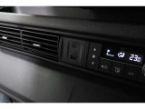 スマートフォンなどの音楽再生が可能なUSB接続ジャック装備車両です♪♪♪