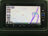 ナビゲーションはフルセグTV対応のGathers純正メモリーナビを搭載しています。Bluetoothオーディオ機能がありますので、スマートフォンなどの音楽も再生できます。