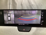 狭い場所での駐車やすれ違いなどでより的確な運転操作に役立つ360&deg;ビューモニターが装備されています。