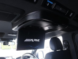 後部にも大画面ALPINE12.8インチフリップダウンモニター完備!