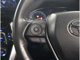 ステアリングスイッチではオーディオ操作が可能です。運転中のご利用は十分にご注意ください。